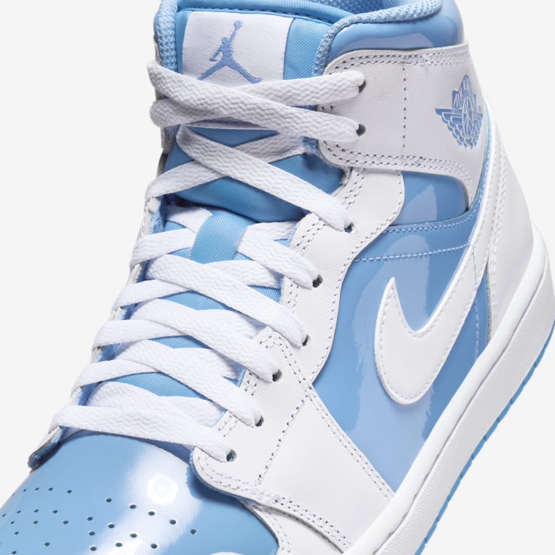 Jordan 1 Mid " Legend Blue "